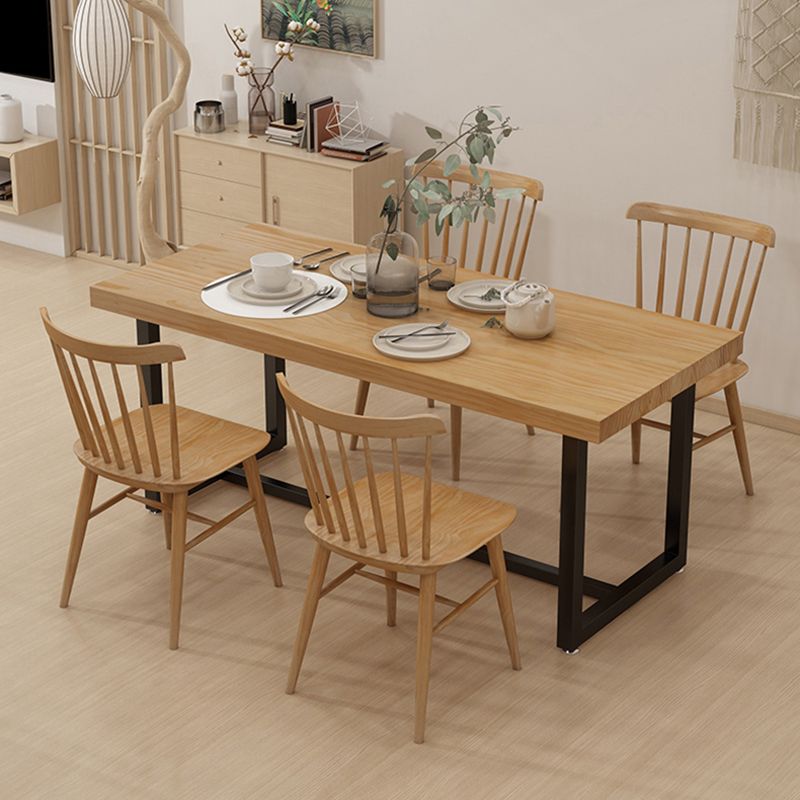 Set da pranzo in legno massiccio in stile moderno con tavolo a forma di rettangolo e base di cavalletto per uso domestico