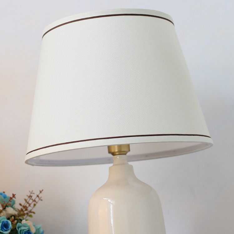 Conical Table Lamp Simplicity Style Fabric Shaded Table Light for Bedroom