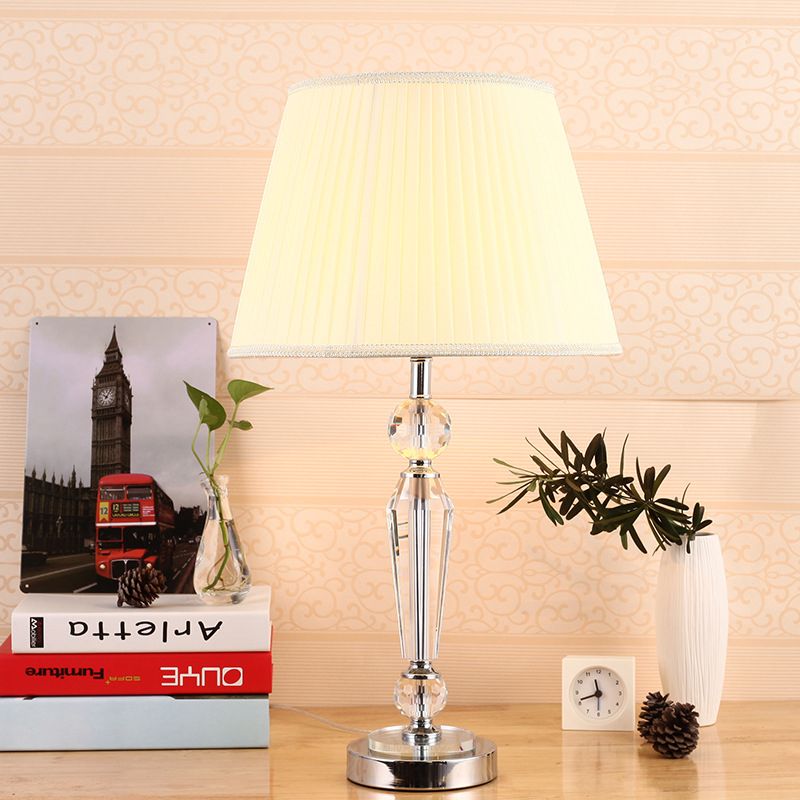 1 Head Tapered Drum Task Lighting Modernism Fabric Reading Lamp in White for Study