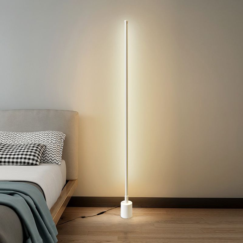 Moderne Streifenform -Bodenbeleuchtung Metall 1 Leichte Stehlampe für Wohnzimmer