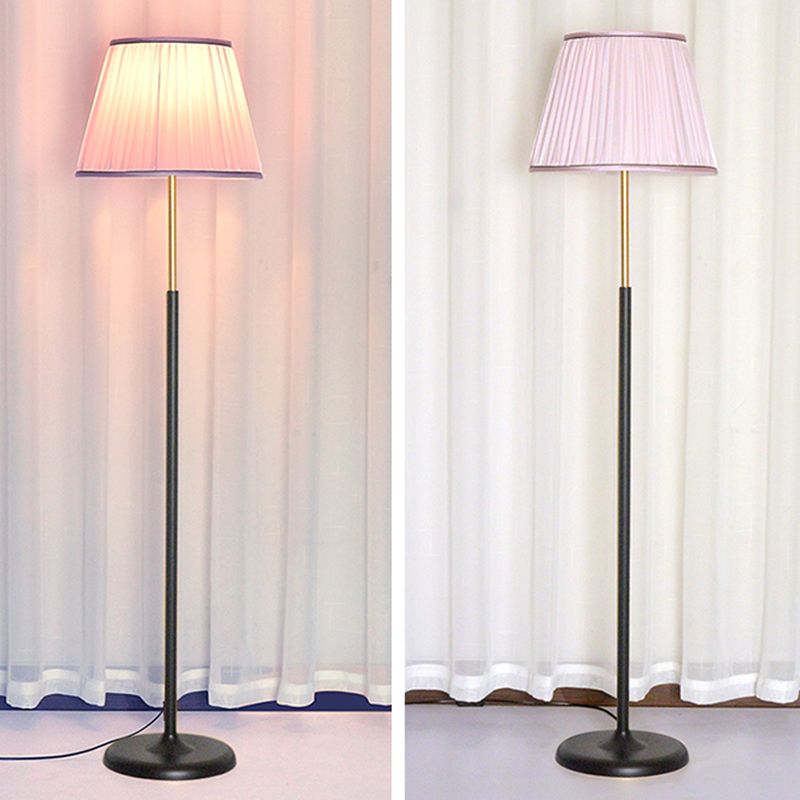 Moderne Stehlampe Bunte Bodenbeleuchtung mit Stoffton für Wohnzimmer