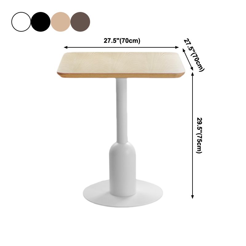 Metaal industriële eettafel houten top binnen tafel met voetstukbasis