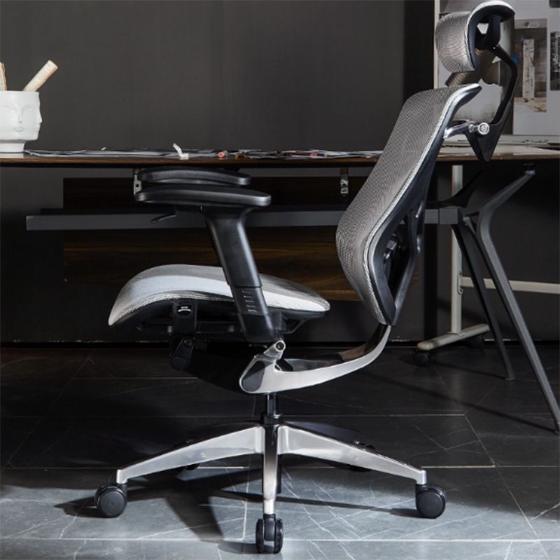 Modern Mesh Executive Chair Adjustable Arms Executive Chair for Office