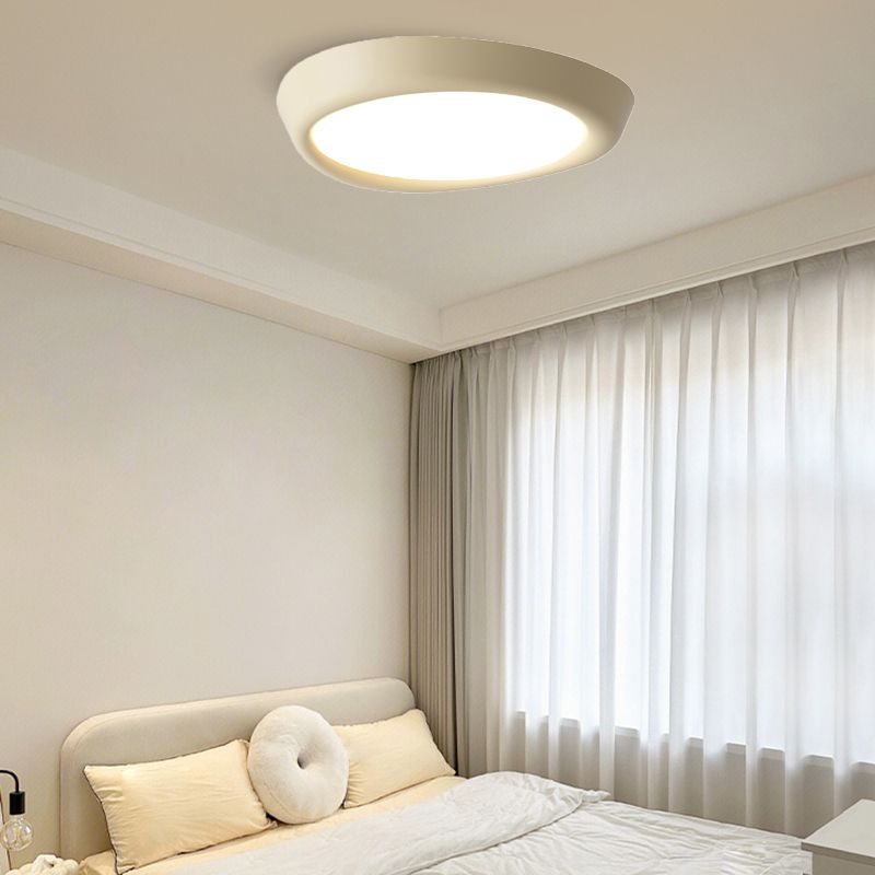 Resin LED Flush Mount Nordic Round Ceiling Light Fixture for Bedroom