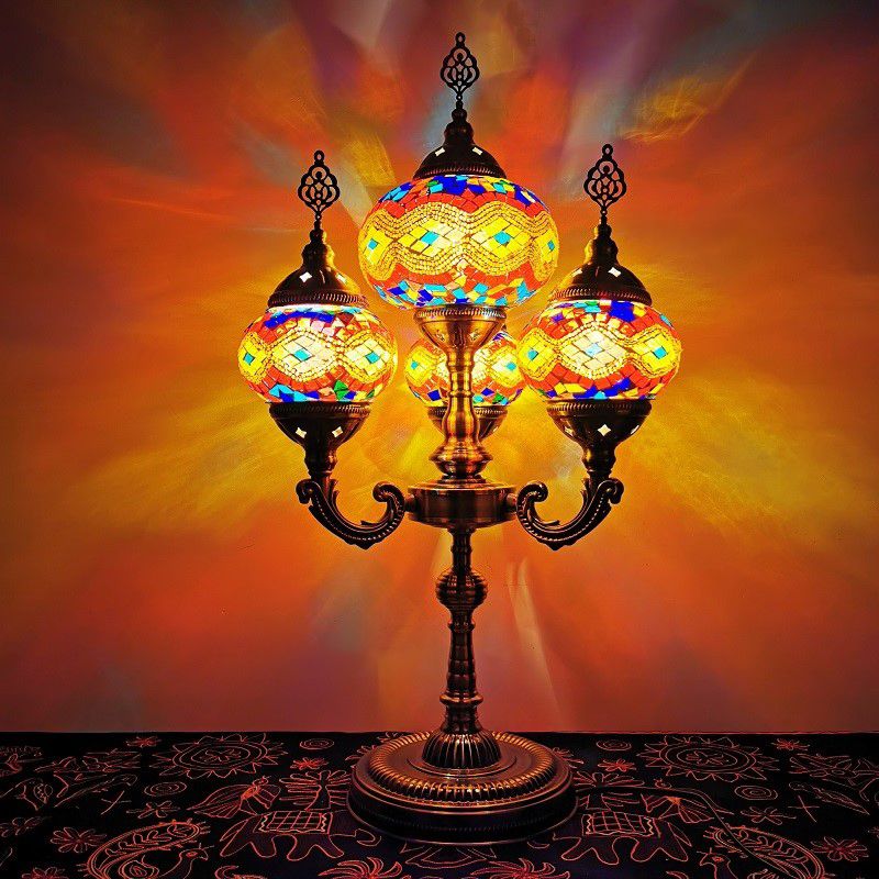 Lámpara de tarea de candelabra de vidrieras 4 luces lámpara de noche de noche en amarillo/naranja/azul