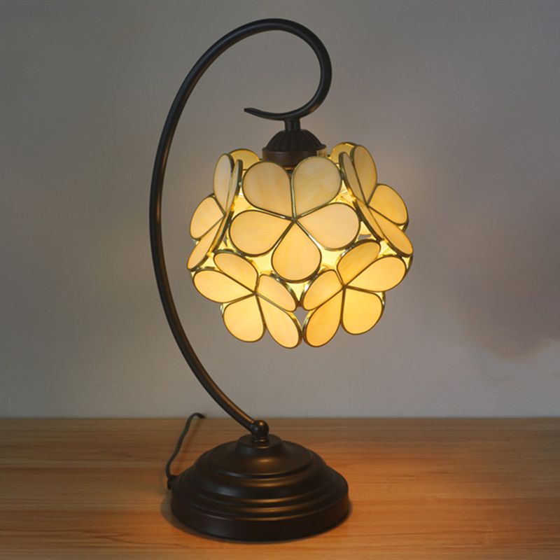 Blossom Shaped Table Light Single Head Beige/Pink/Yellow Glass Tiffany Style Nightstand Lamp for Bedroom