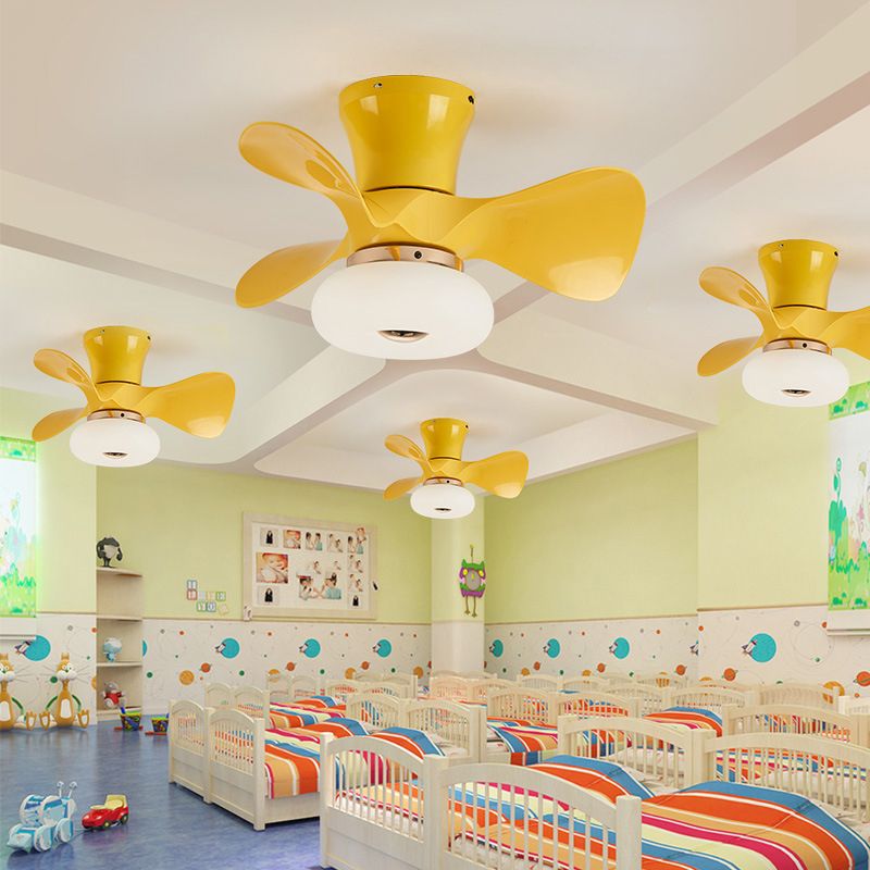 Nordic Style Ceiling Fan Lamp Colorful Circle Shape Ceiling Fan Light for Children's Room