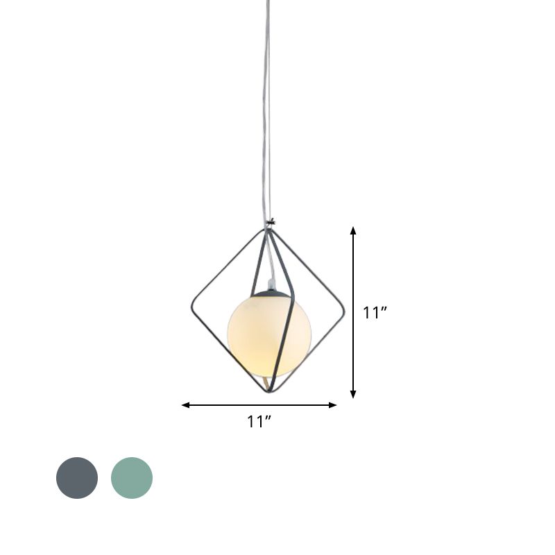 Green / Gris Rhombus Cage Pendant Light Minimaliste 1 Kit de lampe suspendue en fer de tête avec une teinte en verre de lait à bille à l'intérieur