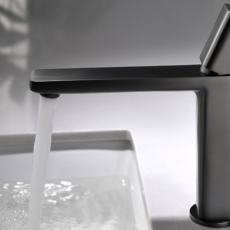 Modern Bathroom Sink Faucet with Single Handle Brass Square Faucet