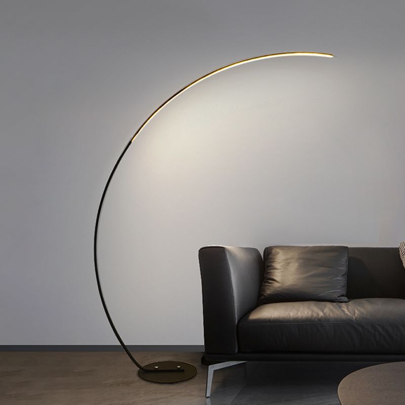 Lineare Form Metallbodenlicht moderner Stil 1-Licht-Bodenmontage Licht