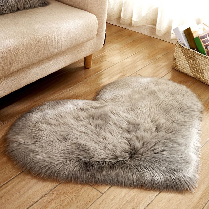 Heart Shape Solid Color Rug Multi-Color Simple Area Carpet Fluffy Anti-Slip Backing Pet Friendly Indoor Rug for Living Room