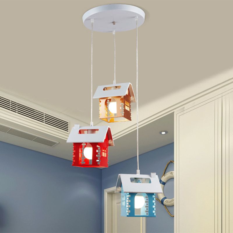 Forma metálica de la casa múltiple lámpara de suspensión de color azul rojo macarroso de 3 cabezas
