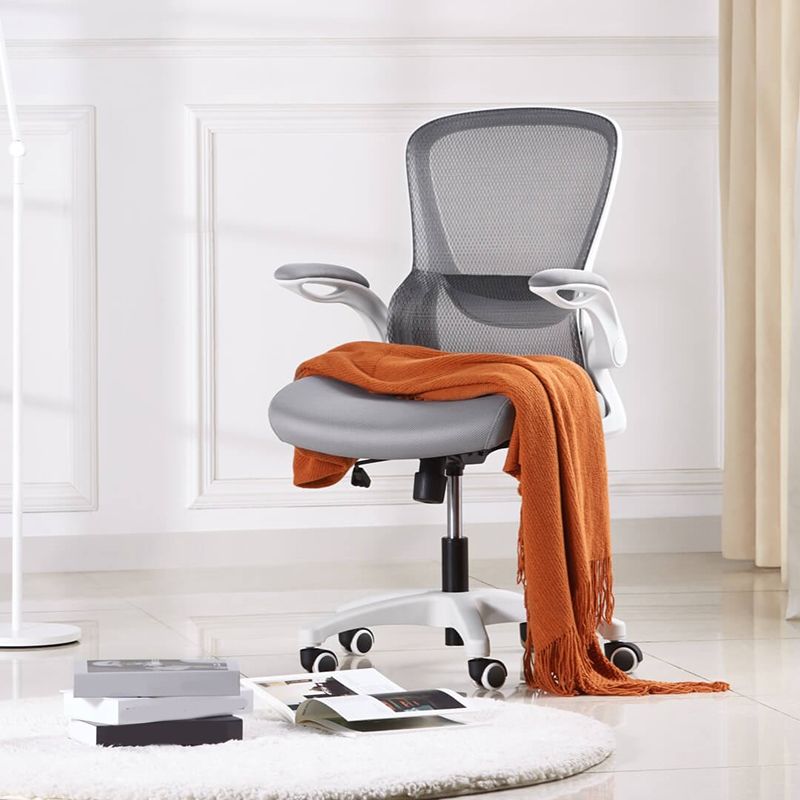 Modern Office Chair Padded Arms Tilt Mechanism No Distressing Ergonomic Chair with Wheels