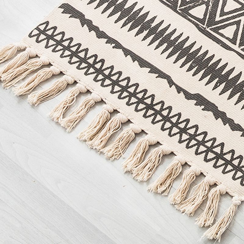 Beige Bohemian Rug Cotton Ethnic Pattern Carpet Fringe Indoor Rug for Home Decoration