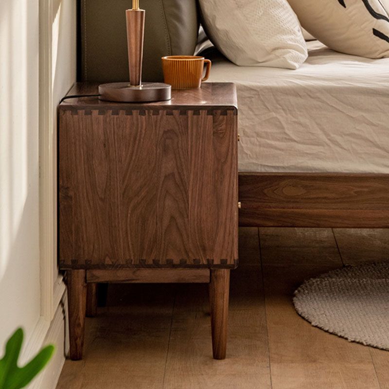 Mid Century Modern Wooden Bedside Cabinet with 4 Legs for Bedroom