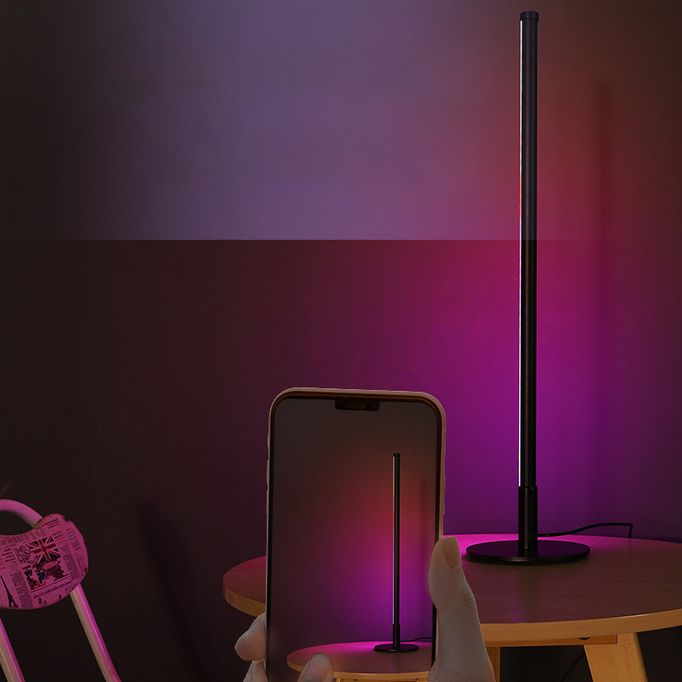 Metall Stick Schatten RGB Nachtlampe Einfachheit LED Black Tischbeleuchtung für Schlafzimmer