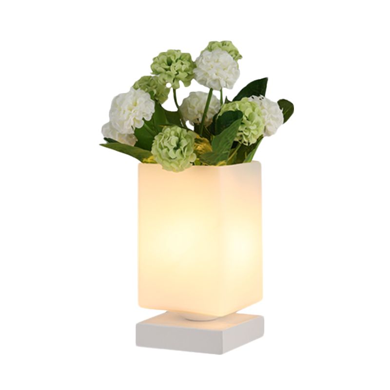 Art Deco -Kegel/Rechteck Nachtlampe weißes Glas LED Nachttisch Beleuchtung mit Blumendekoration für Schlafzimmer