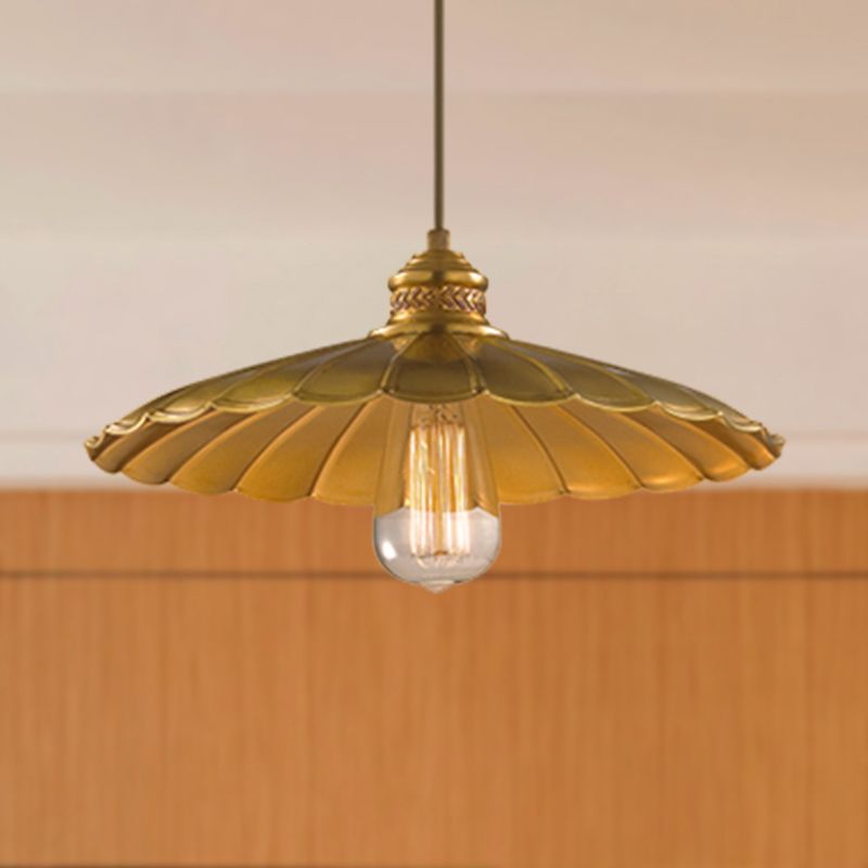 1 Light Pendant lampe Vintage Style Scalloped Shade Metal Suspension Light en laiton pour la ferme