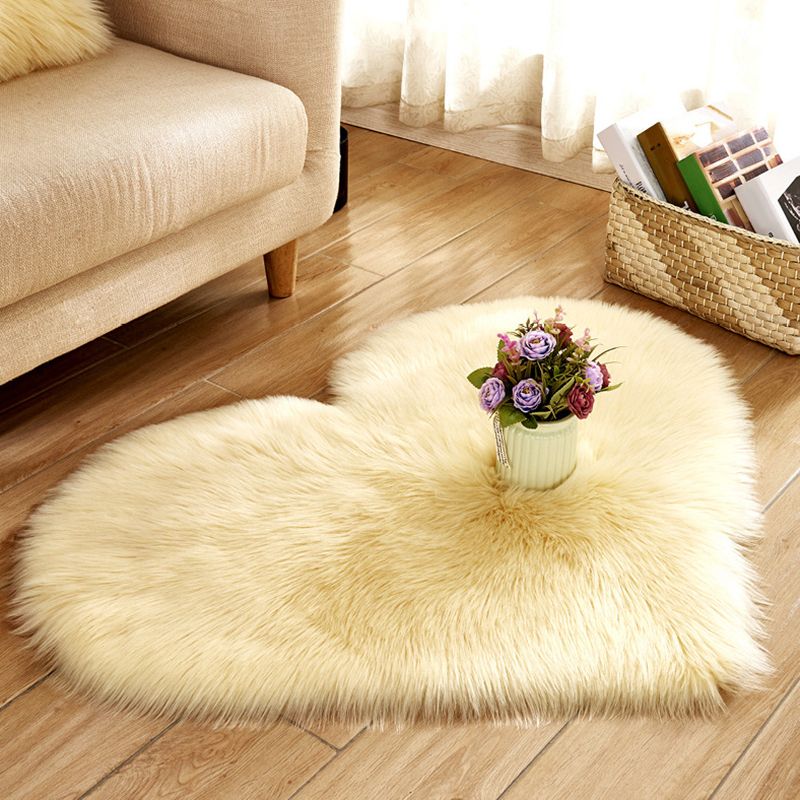 Heart Shape Solid Color Rug Multi-Color Simple Area Carpet Fluffy Anti-Slip Backing Pet Friendly Indoor Rug for Living Room