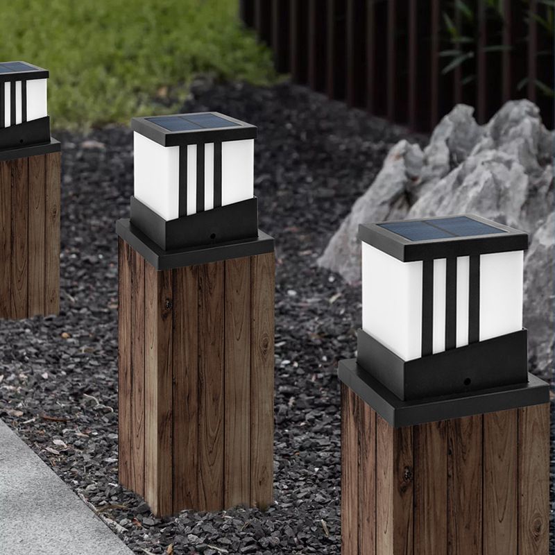 Modern Square Shape Solar Energy Pillar Lamp with Plastic Shade for Outdoor