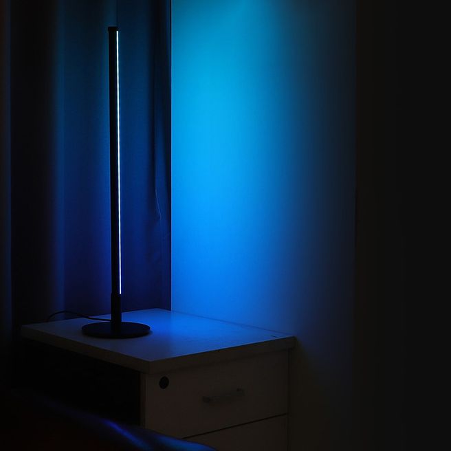 Stick Stick Shade RGB lampe de nuit simplicité LED Éclairage de table noire pour chambre à coucher