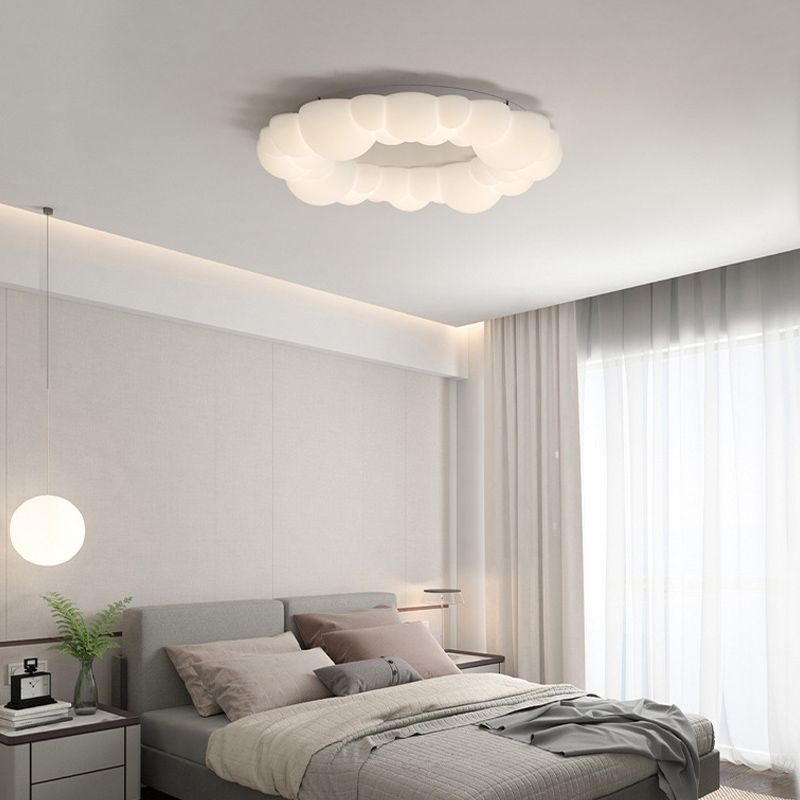 Metal Circle Ceiling Light Fixture Modern Style LED White Ceiling Flush Mount