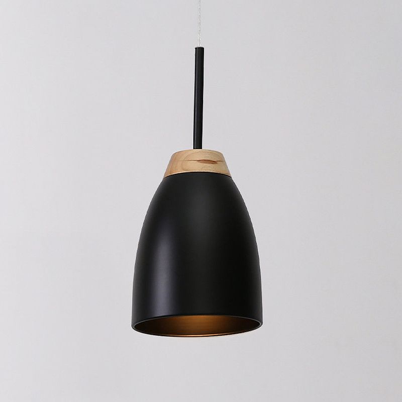 Bell Drop Pender Light Milbal Minimal 1 Bulbe blanc / noir et bois suspendu le plafond sur table