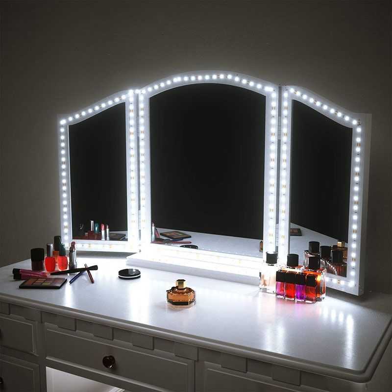 Iluminación de maquillaje lineal de metal iluminación de tocador LED contemporáneo Luz en blanco para dormitorio