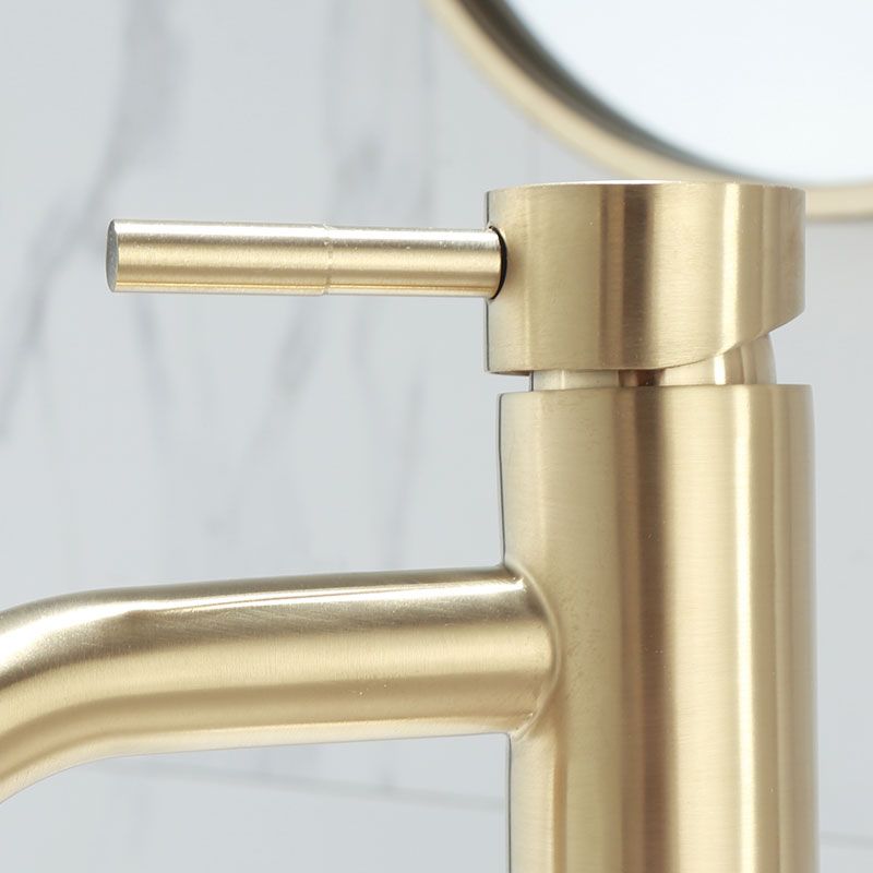 Deck Mounted Roman Tub Faucet Low Arc Tub Faucet Set in Gold