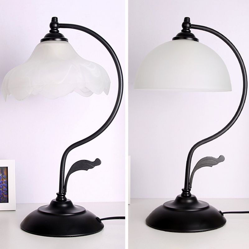 1 Light Modernism Night Table Lamps Metal Nightstand Lamp for Bedroom in Black