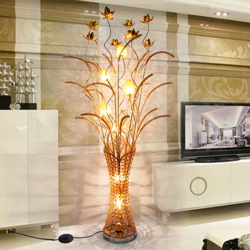 Art Decor Tower-Like Standing Lamp Metal LED Floor Reading Light with Blossom Design in Gold