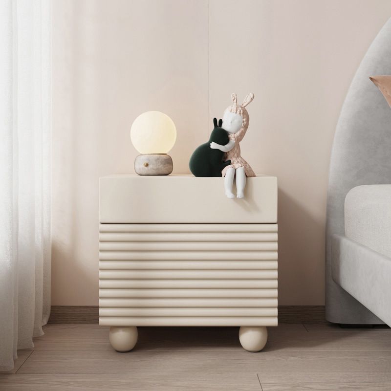 Modern Nightstand in Beige Solid Wood Bedside Table with 2 Drawers