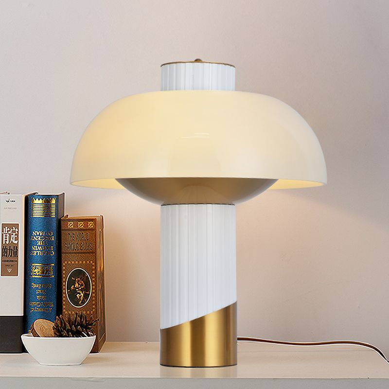 Post Modern 1 Lampen Nachttisch Leichte Goldschüssel Schreibtischlampe mit Milchglasschatten für Wohnzimmer