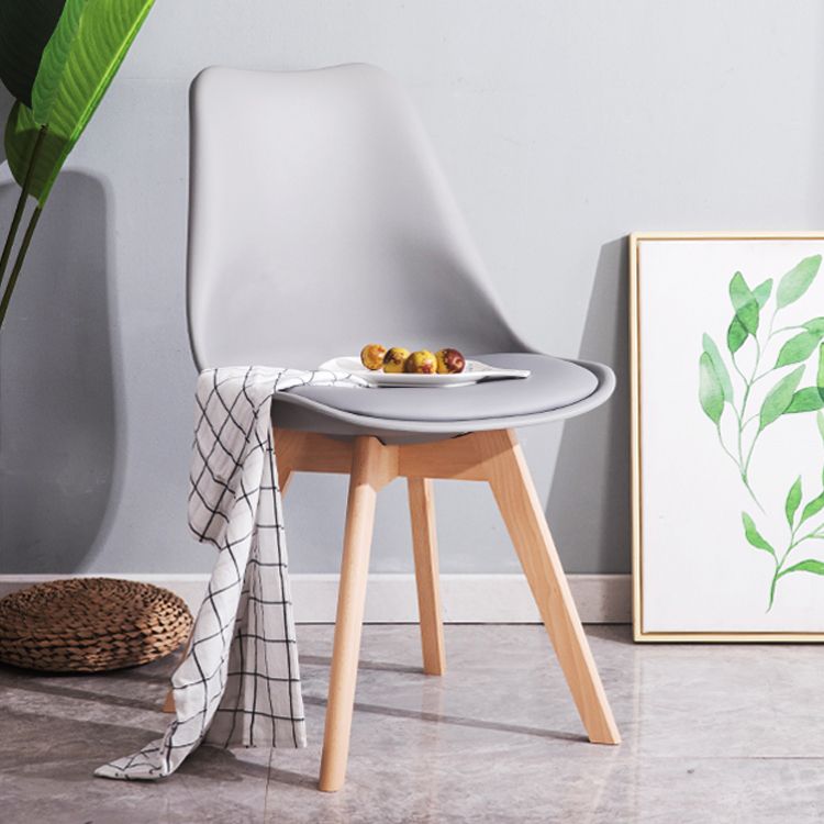 Eigentijdse stijl eetkamerstoelen stoere stoelen met houten benen met houten benen