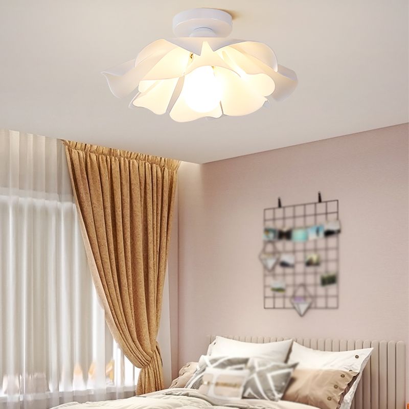 Modernism Acrylic Ceiling Light White Flush Mount Lighting for Foyer