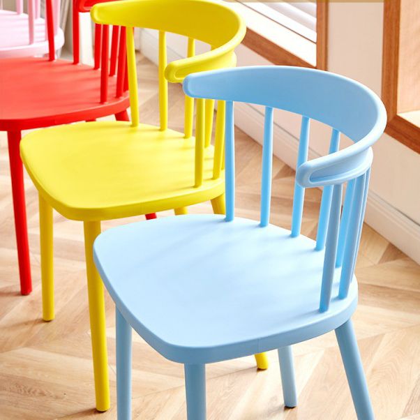 Plastic Scandinavian Side Chair Windsor Back Indoor-Outdoor Chair