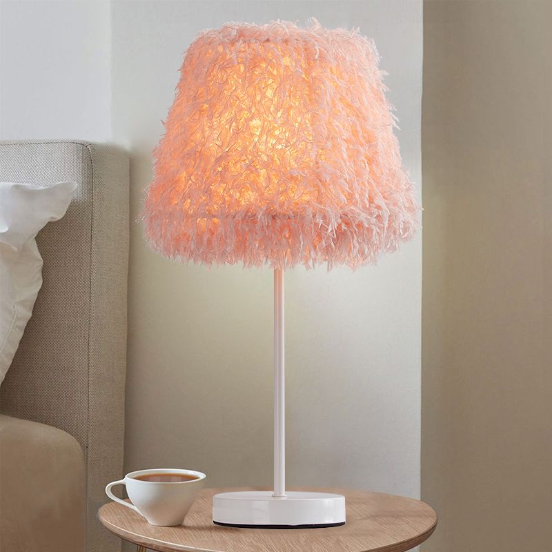 Roze/witte veer Conisch nachtkastje Lamp Modernist 1-Hoofd Leesboek Licht met witte/gouden basis
