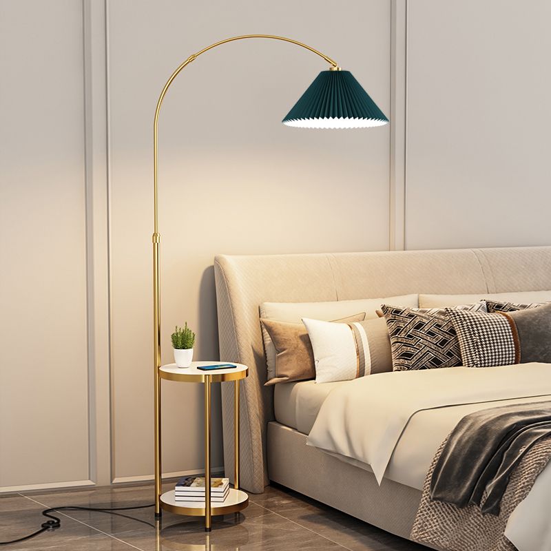 Nordic Style Eisenstock -Lampt -Stofftuch -Schattenlampe Bodenlicht mit Tee Tisch für Wohnzimmer