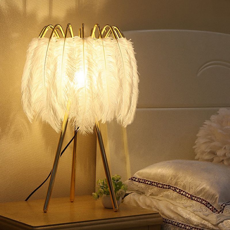 Tripod Shaped Night Lighting Minimalistic Metallic 1 Bulb Living Room Table Light with Feather Shade in Gold