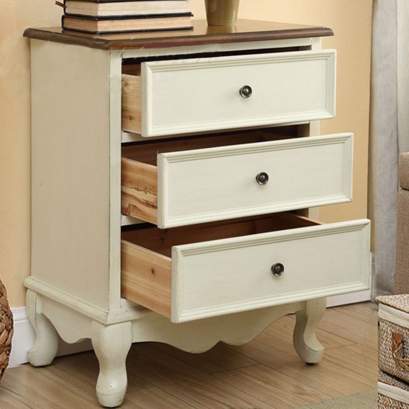 3-Drawer Bachelor's Chest Traditional Storage Chest for Bedroom