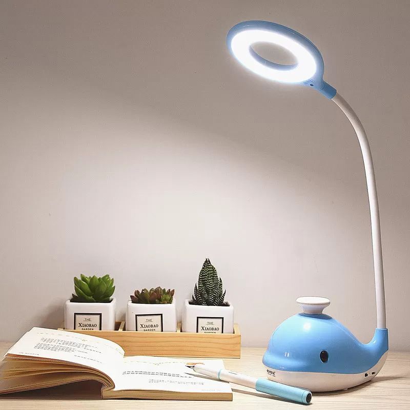 Portable Lovely Blue Desk Light avec baleine 1 tête de lecture de la tête avec port de charge USB pour dortoir