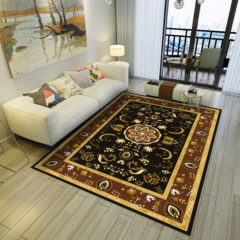 Tappeto grafico in poliestere marrone tappeto interno a tappeto senza slip per soggiorno