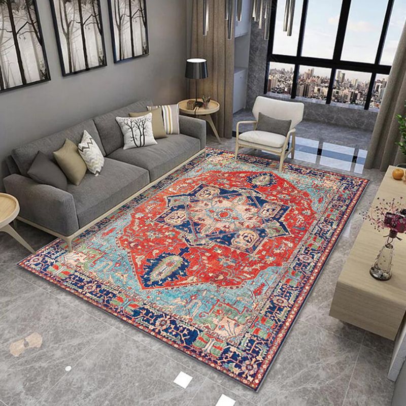 Elegant Red Tone Distressed Carpet Polyester Medallion Indoor Rug Stain Resistant Rug for Home Decoration