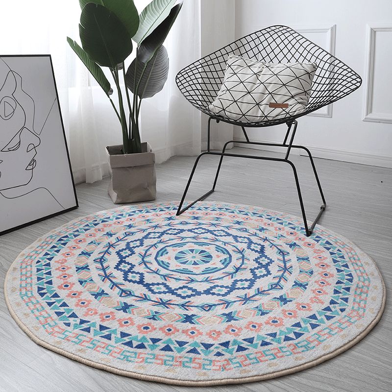 Round Grey Tone Vintage Area Rug Polyester Tribal Print Rug Non-Slip Backing Indoor Rug for Bedroom