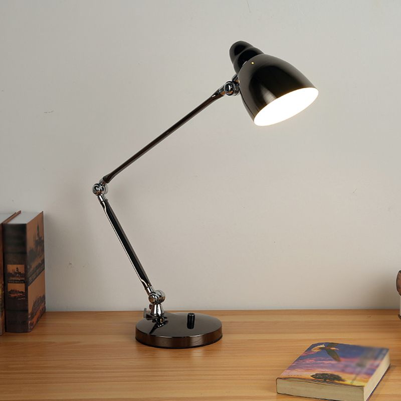 Postmoderne dekorative Schreibtischlampe moderne Stahltischleuchte für Bürobett