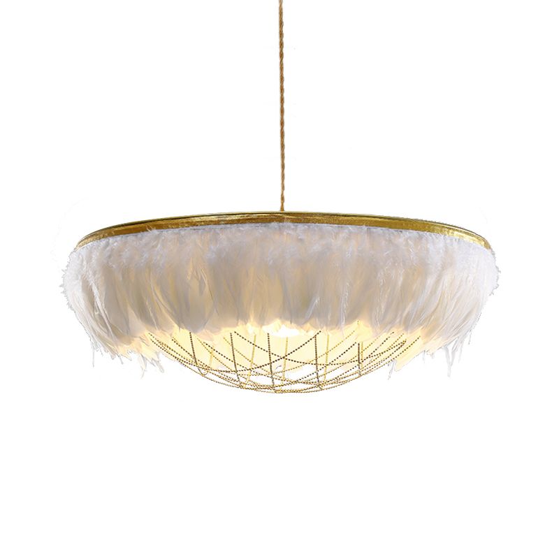 Dome Cage Metallic Chandelier Light moderne 2 ampoules Gold Plafond suspendu avec plume blanc / gris / rose Déco