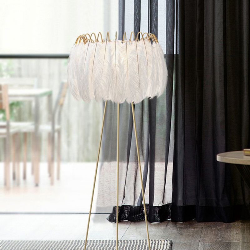 Nordic Style Tripod Floor Lamp Metal Single-Bulb Living Room Standing Lighting with Feather Shade in White