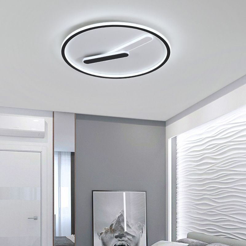 Metal Round Shape Flush Mount Light Modern Style 3 Lights Flush Ceiling Light in Black