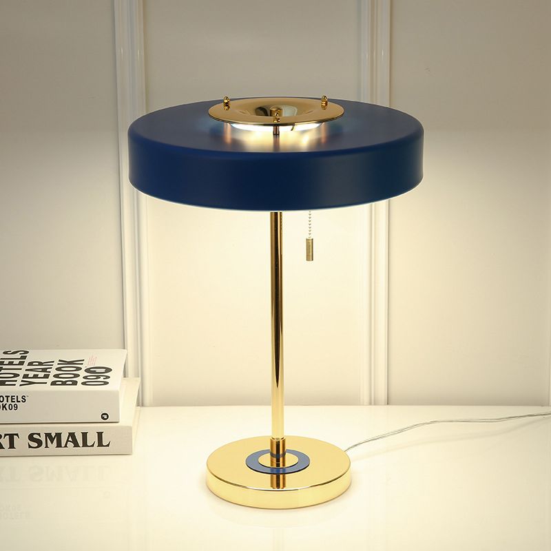 Postmodern Round Table Light Metal Living Room LED Nightstand Lamp with Chain Switch