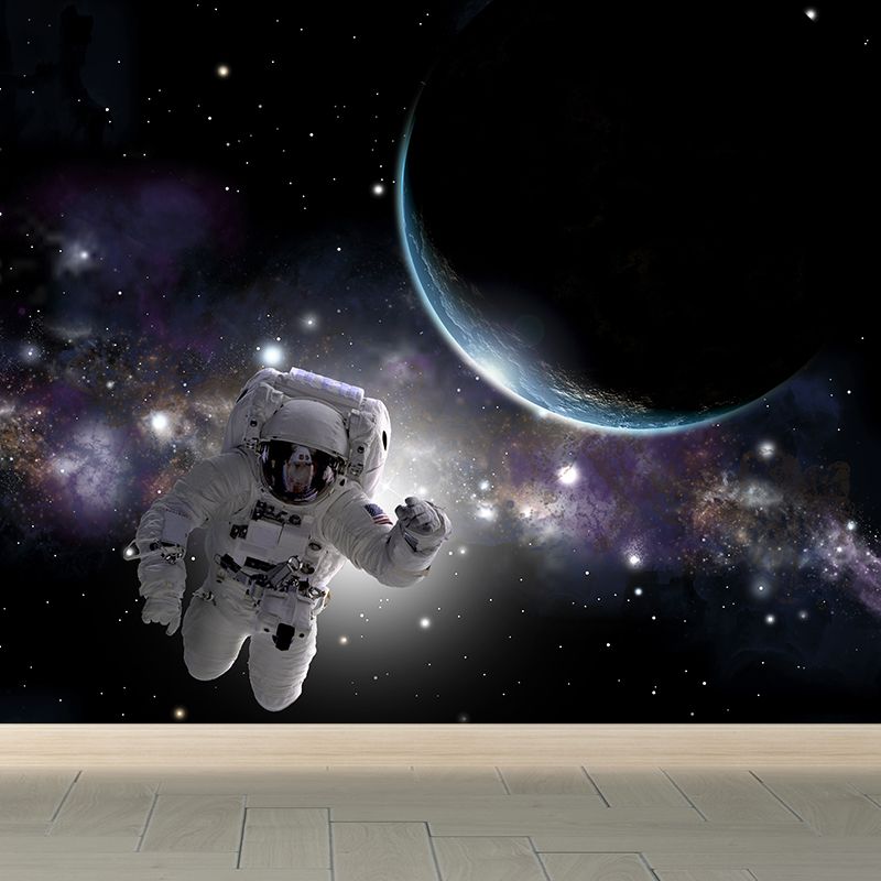 Floating Astronaut Mural Decal Sci-Fi Non-Woven Materials Wall Covering in Black